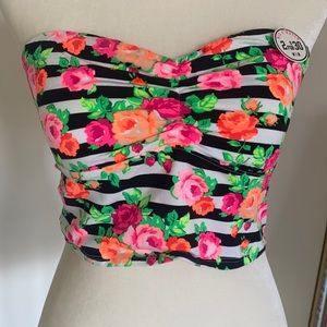 VS pink Bandeau. Never worn